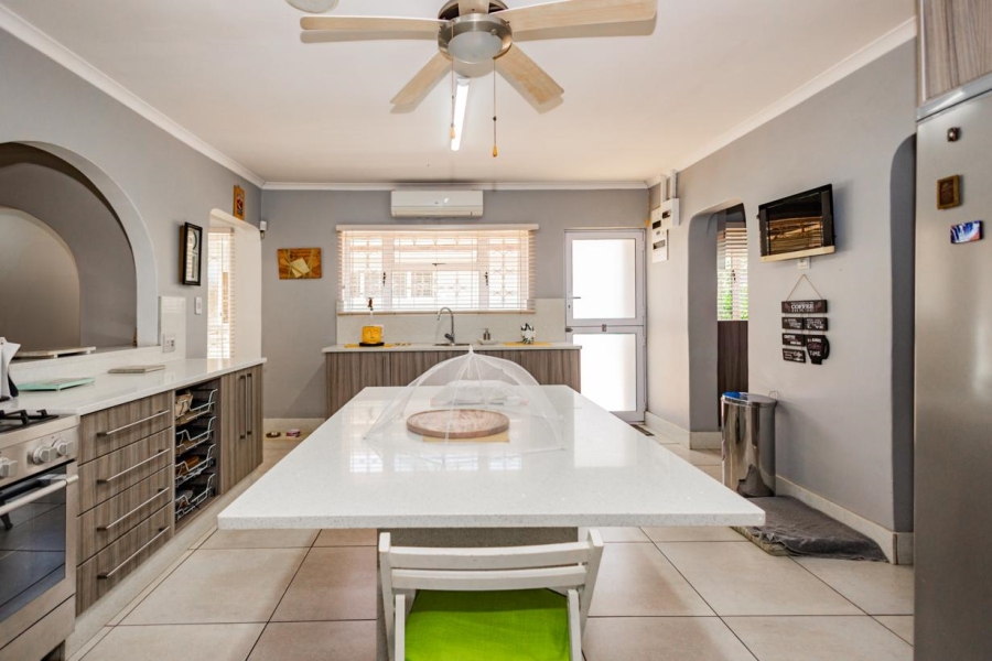 8 Bedroom Property for Sale in Joostenbergvlakte Western Cape